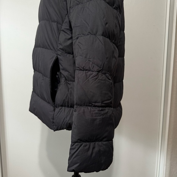 Uniqlo Women's Black Puffer Jacket - Picture 4 of 10